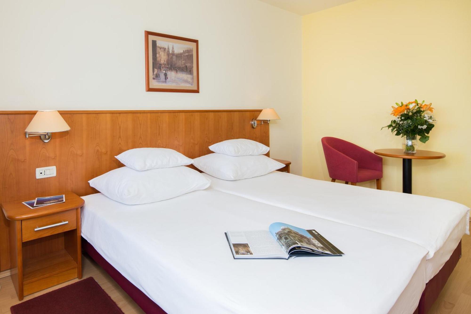 Zora Hotel 3*